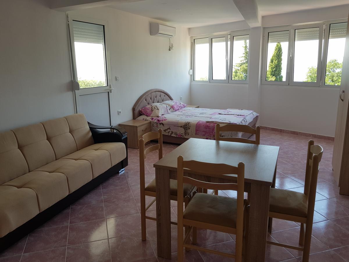 Guest House Dragomir Sutomore Exterior foto